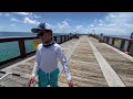 Fishing at the pier . Câu cá ở Florida