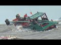 Vietnamese fishing boat encountered a storm