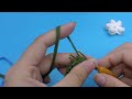 Bao Anh Handmade shows how to knit and crochet flower keychains part 3
