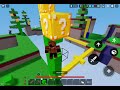 Playing a little bedwars Roblox with my friend