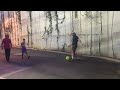 Fútbol en la estación de Villa Sierra en Medellín, Colombia 😊