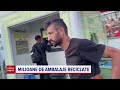 Românii care și-au făcut din reciclarea PET-urilor un job. Câți bani câștigă