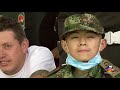 Niño con cáncer recibe camuflado en emotiva ceremonia del Ejército Nacional
