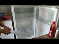 limpando a geladeira que estava muito suja faxina na geladeira limpeza