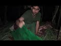 Building a wooden hut on top of a warm and resistant tree that lasts for years