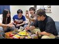 アラサー4人がお菓子を食べながら喋るだけの動画