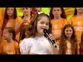Aurela Gaçe me vajzat e saj e ftuar speciale në Festivalin Kombëtar të Fëmijēve në Shkodër