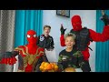 Как Пронести ПИЦЦУ Домой! Поймали Самого Сильного СУПЕРГЕРОЯ в Мире! Spiderman in Real Life