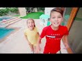 🎈 Juegos de Vania y Mania en una enorme piscina con bolas de colores | Vídeo para niños