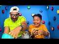 100 BOTONES MISTERIOSOS DE COMIDA SOLO 1 PARA ESCAPAR!! | Family Juega