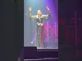 Isabel Pantoja le canta a Juan Gabriel