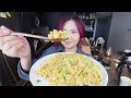 Got 5 Minutes? Make CUP RAMEN FRIED RICE 🍜🍚 (Vegan Cup Noodle Fried Rice Recipe)