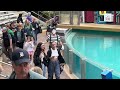 HILARIOUS Tom The SeaWorld Mime (ARRIVE EARLY)