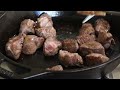 香煎蒜片和牛粒 pan fry diced wagyu with garlic | Hao's Life