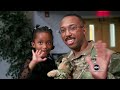 Military dad surprises daughter at kindergarten ceremony