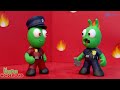 Pea Pea Tries Colorful M&M Candy Vending Machine - Kids Cartoon - Pea Pea Wonderland