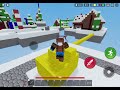 Mình chơi bedwars trên roblox