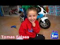 Leo encuentra un regalo de Navidad La Moto a batería para Niños BMW  y Cross