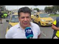 “No éramos vándalos cuando salió a hacer campaña con nosotros”: taxistas al alcalde de Bogotá