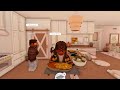 The Collins Family's WORST THANKSGIVING! *GRANDMAS FIGHT* Roblox Bloxburg Roleplay