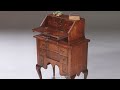 Kleine secretaire of scriban in wortelnoten op cabriolet poten ca 1750 (No.951405) - AntiekSite.nl