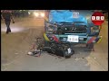 បេីក​ររថយន្ដបុក​ម៉ូតូ​បណ្ដាលឲ្យ​បុរសម្នាក់​និង​ម្នាក់​ទៀត​រងរបួស​ធ្ងន់​ Car and motorcycle collision