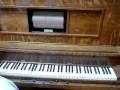 Theatre Organist Irma Glen plays Let a Smile Be Your Umbrella