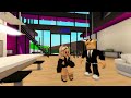 A MENINA EXCLUIDA PELA FAMILIA FICOU MILIONARIA | Parte 1 - Historinhas Brookhaven RP | Roblox