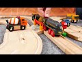 Spielzeug aus Holz - Züge und Fahrzeuge - Die Bahnschranke - Brio toys