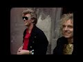 David Bowie & Peter Frampton Search for Beer in Madrid | MTV News