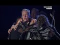 Metallica: James Hetfield got really emotional onstage. Gets group hug from the band