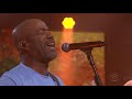 Hootie & The Blowfish Perform 'Hold My Hand'