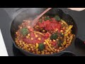 COCONUT CHICKPEA STEW | EASY ONE PAN CHICKPEA STEW RECIPE | Frey and Maria