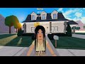 JE M'INSTALLE À BERRY AVENUE AVEC MON BÉBÉ! (Berry Avenue Roblox)