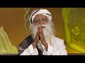 How to Remove Negative Thoughts? Sadhguru Jagadish Vasudev Answers