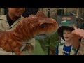 ¡Dinosaurio gigante T-Rex en la piscina! | @TRexRanchEspanol | Moonbug Kids