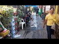 Gränd i Bangkok under Songkran