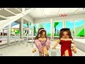 AS MENINAS EXPULSAS DE CASA PELA FALSA TIA, FICARAM RICAS | Historinhas Brookhaven RP | Roblox