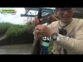 近所のドブ川で80cm超えの巨大魚が簡単に釣れる！？