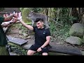 Robbed by Monkeys in Bali | Ubud Monkey Forest Vlog