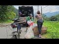 Using motorbikes to collect scrap from villagers to sell - Tin's daily life