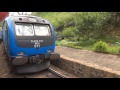 スリランカ国鉄 Rozelle駅での交換風景 Rozelle Railway Station Srilanka