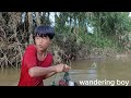 Boy Lam released the basket into a natural puddle and caught many loach fish.