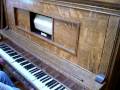 Theatre organist Irma Glen plays 