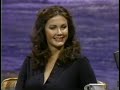 TV's Wonder Woman Makes $90 a Week - Lynda Carter on The Tonight Show - November 11, 1975